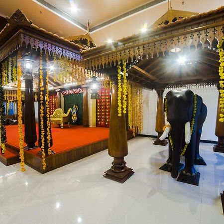 Hotel Guruvayur Darshan Buitenkant foto