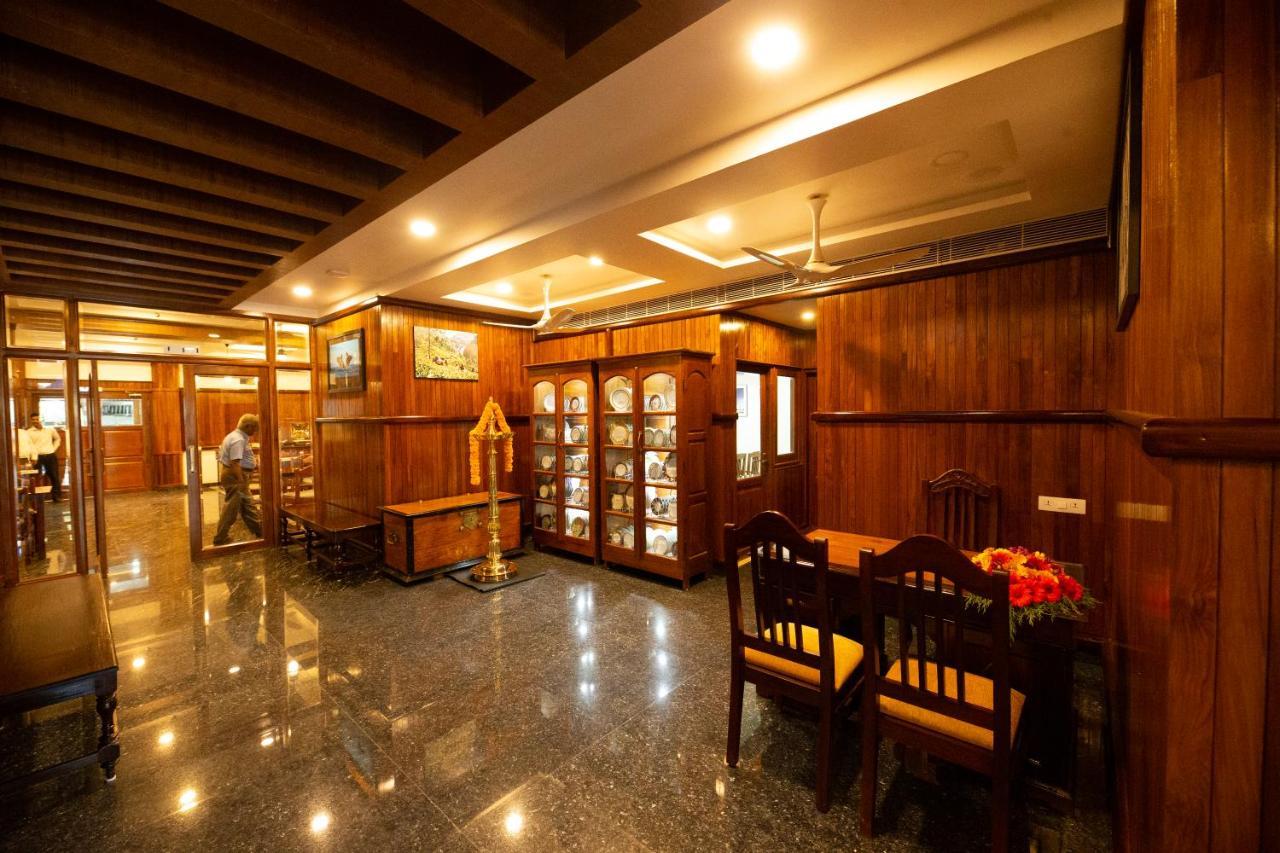 Hotel Guruvayur Darshan Buitenkant foto
