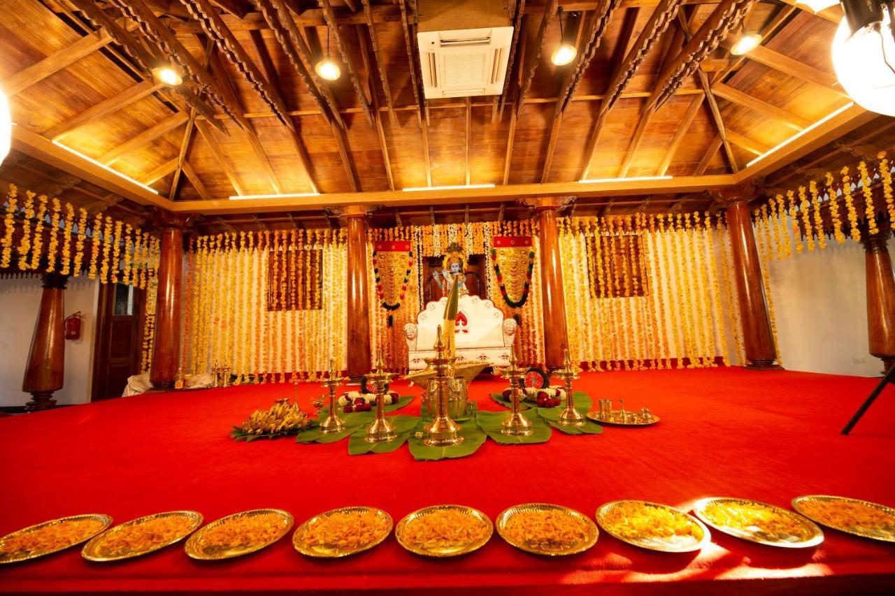 Hotel Guruvayur Darshan Buitenkant foto