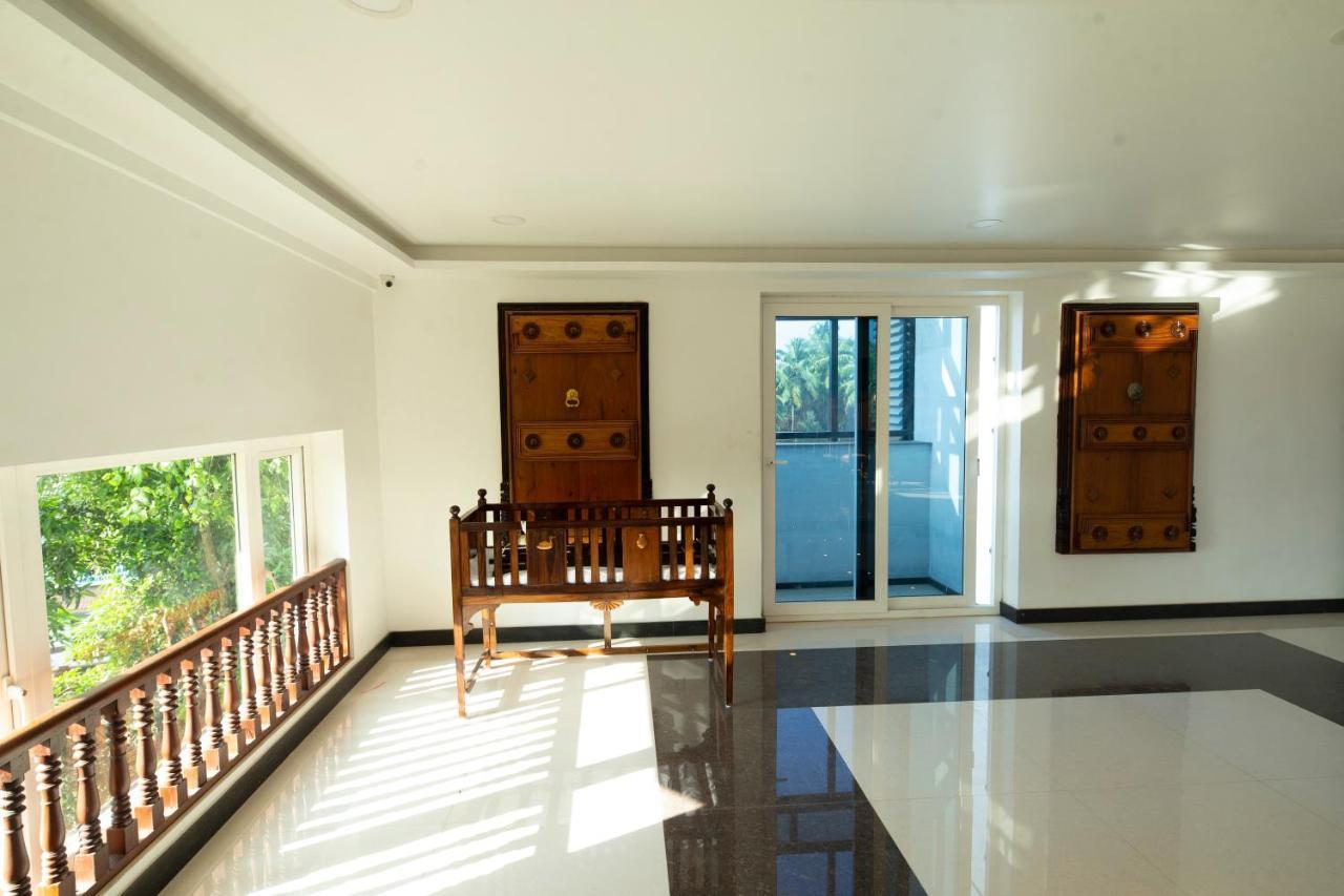 Hotel Guruvayur Darshan Buitenkant foto