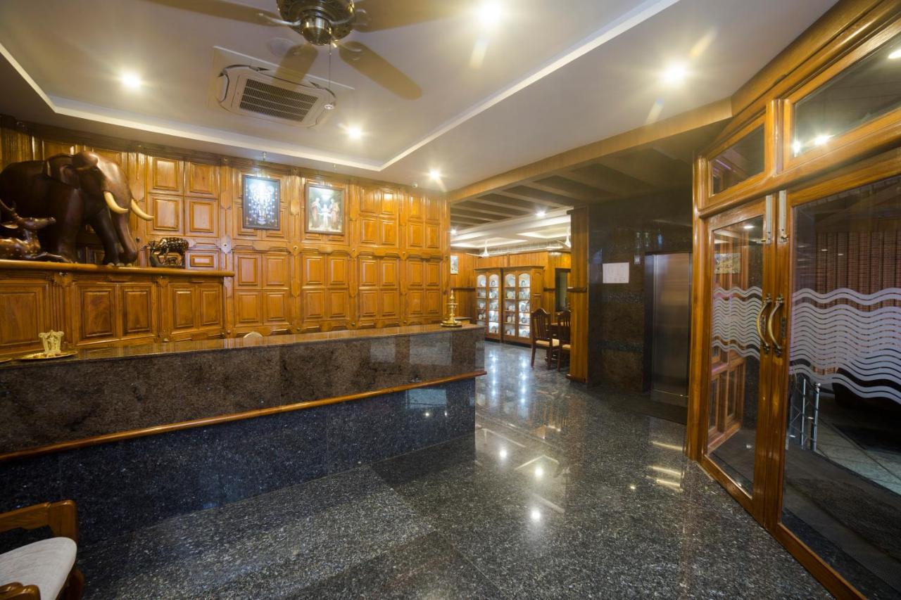 Hotel Guruvayur Darshan Buitenkant foto