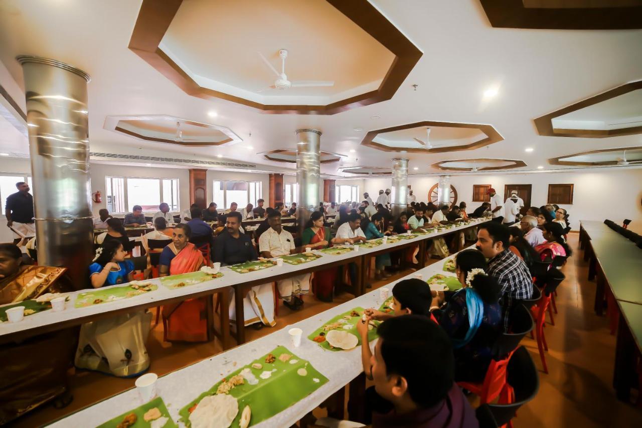 Hotel Guruvayur Darshan Buitenkant foto