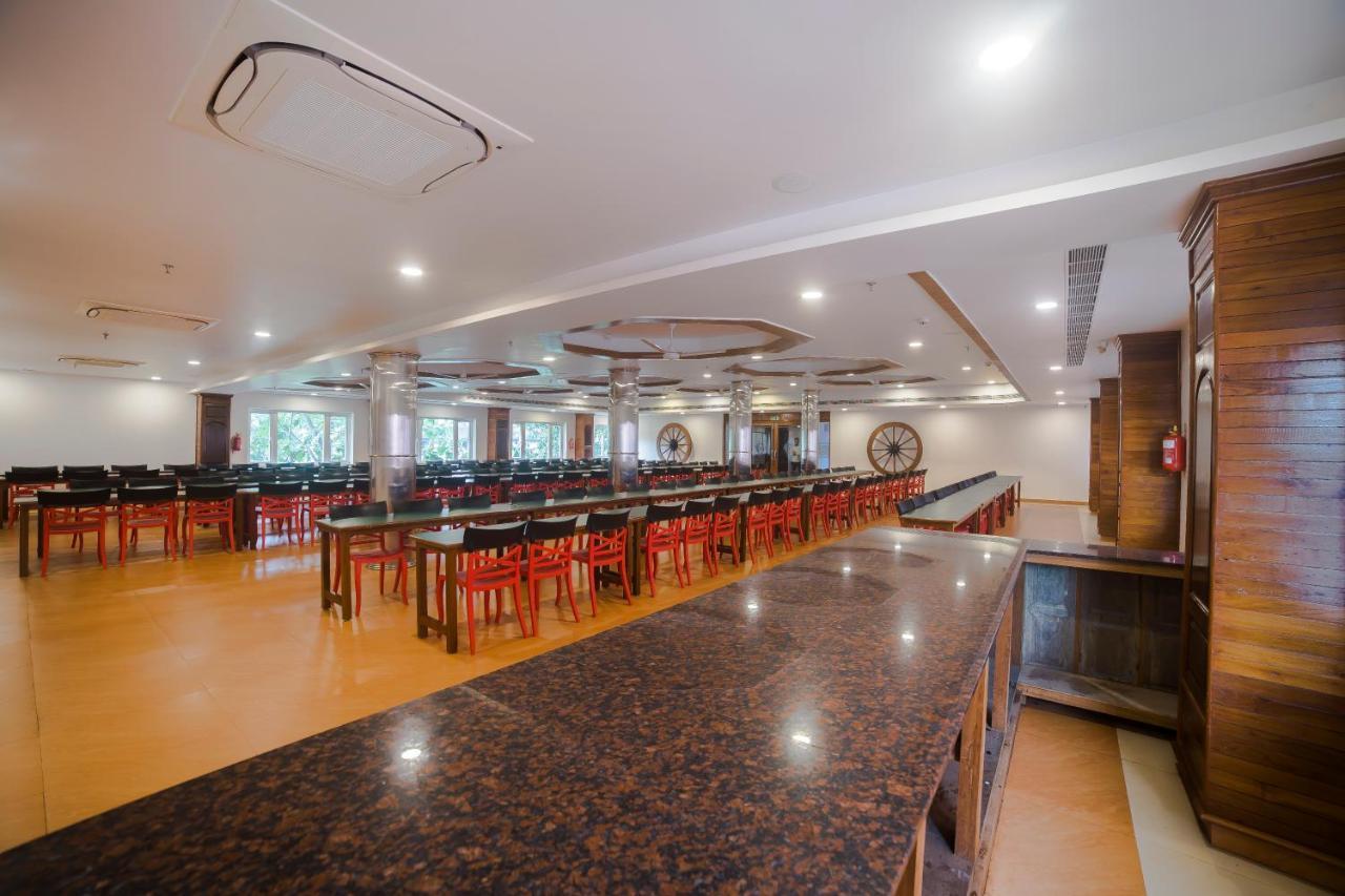 Hotel Guruvayur Darshan Buitenkant foto