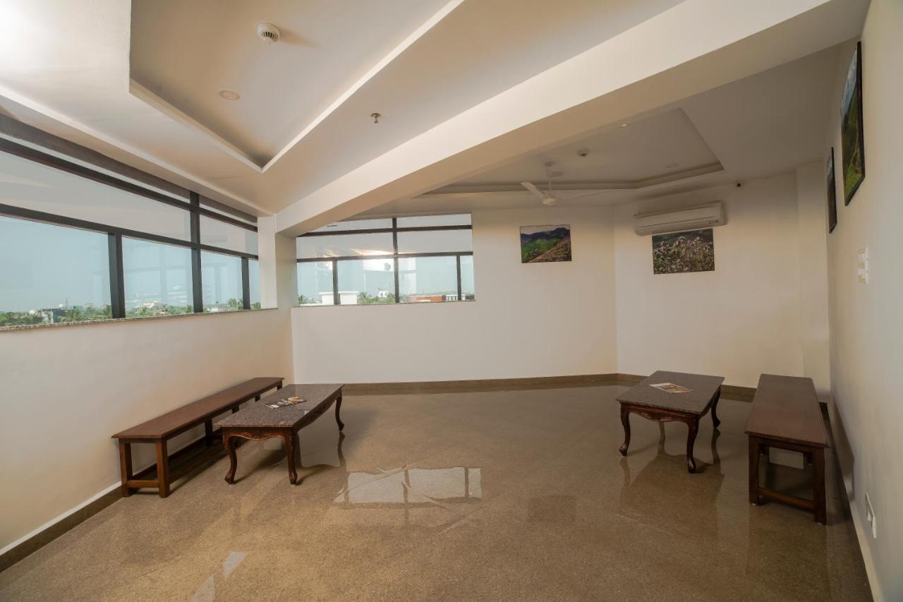 Hotel Guruvayur Darshan Buitenkant foto