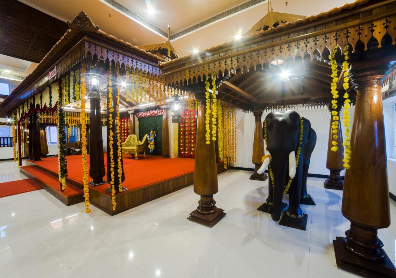 Hotel Guruvayur Darshan Buitenkant foto