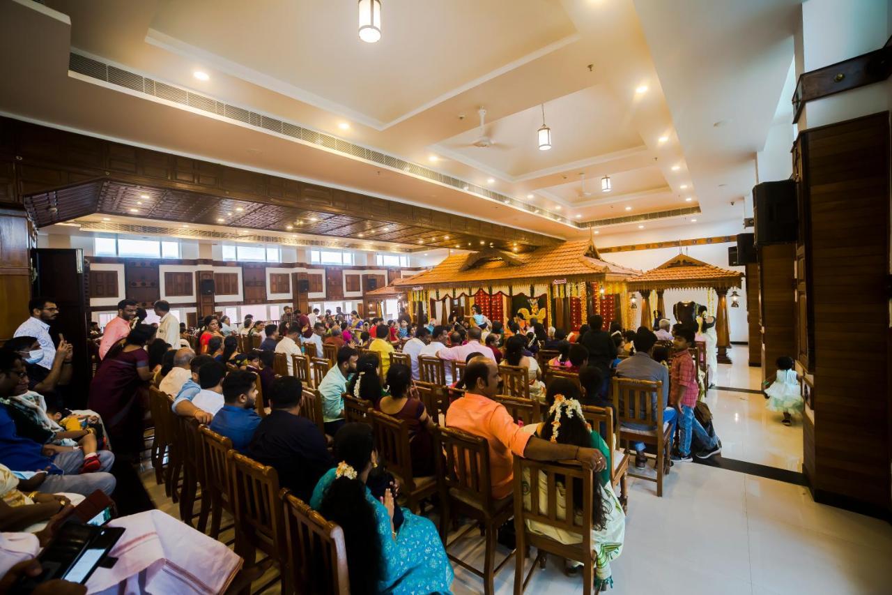 Hotel Guruvayur Darshan Buitenkant foto