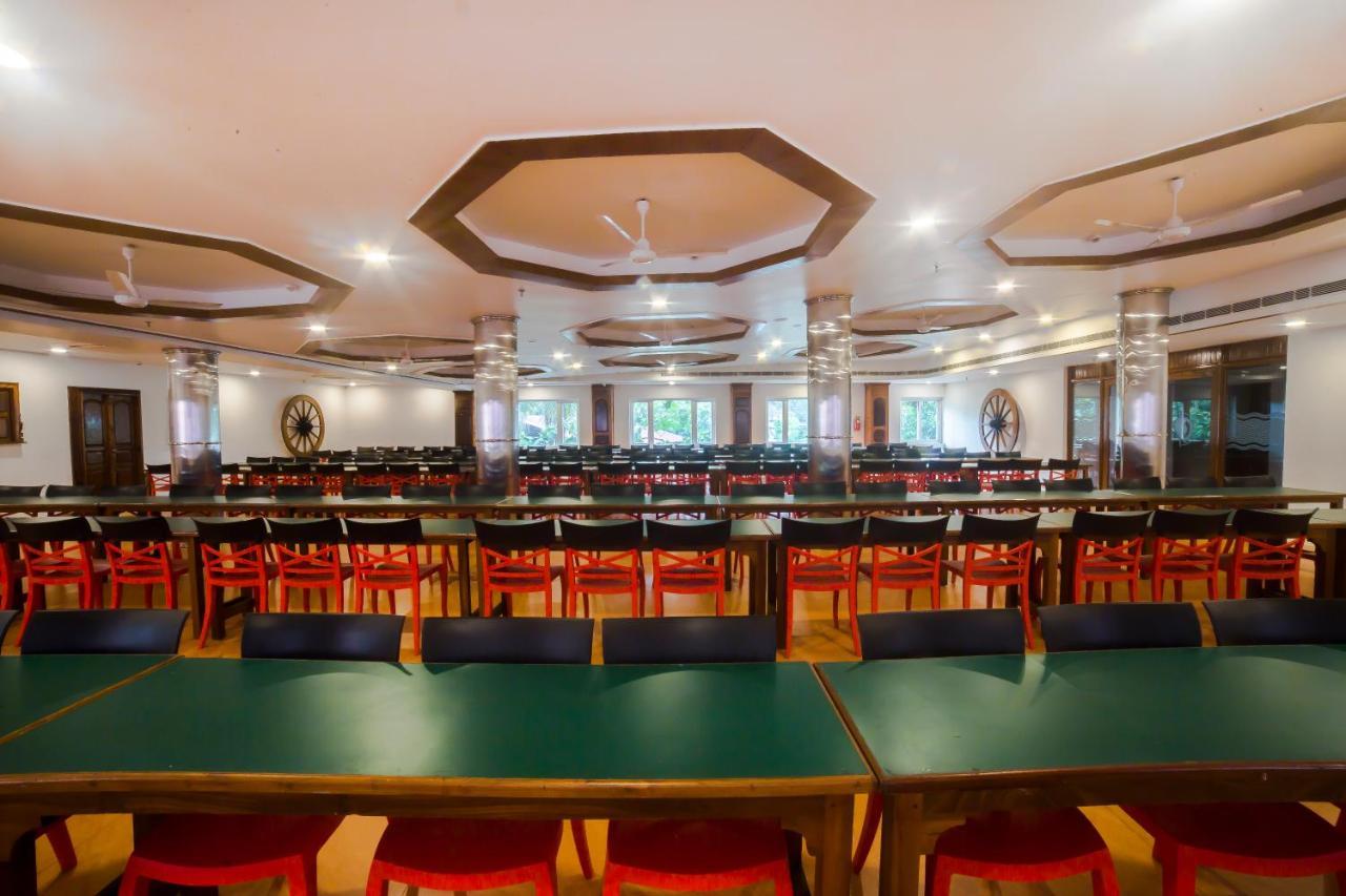 Hotel Guruvayur Darshan Buitenkant foto