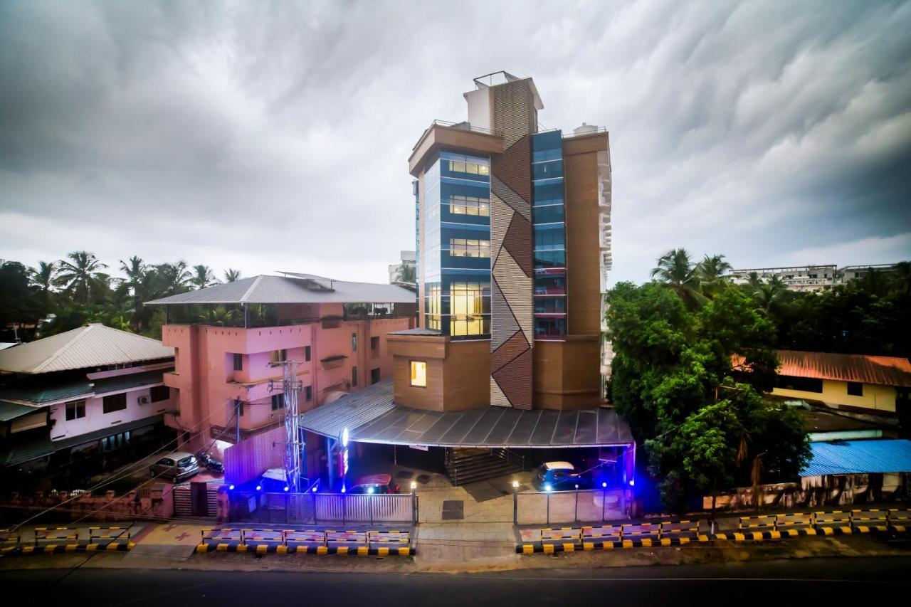 Hotel Guruvayur Darshan Buitenkant foto