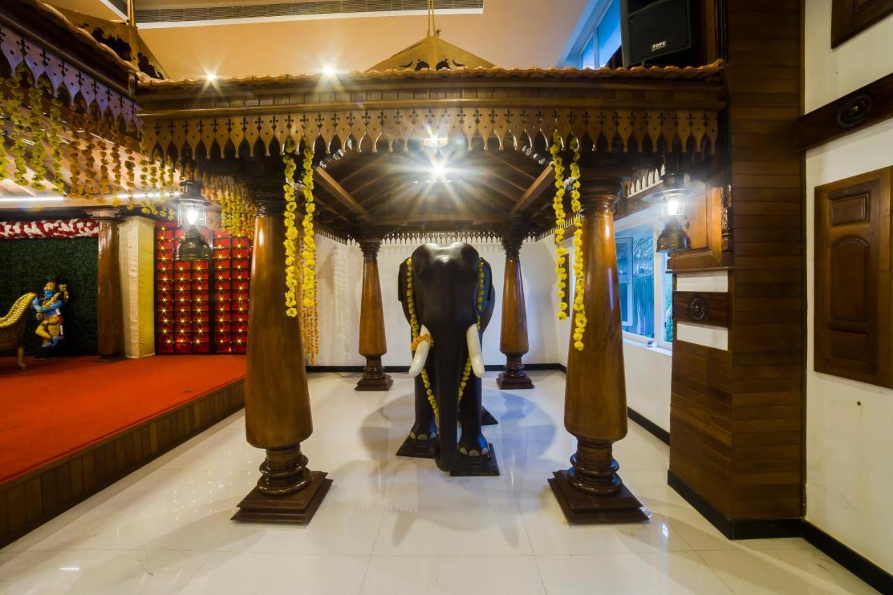 Hotel Guruvayur Darshan Buitenkant foto